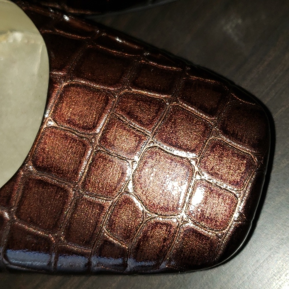 Women's size 10 shoe